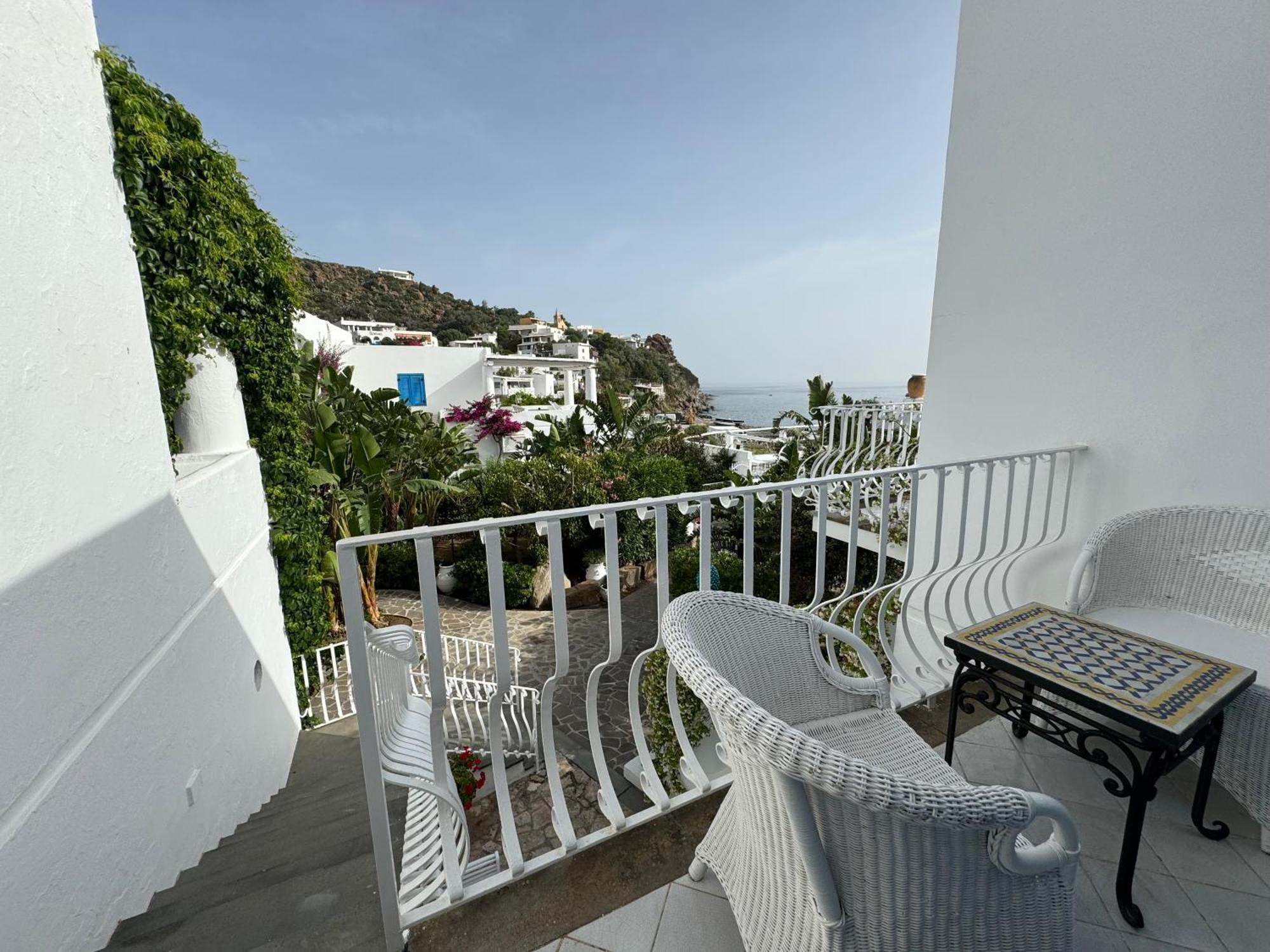 Hotel Lisca Bianca Panarea Exterior foto