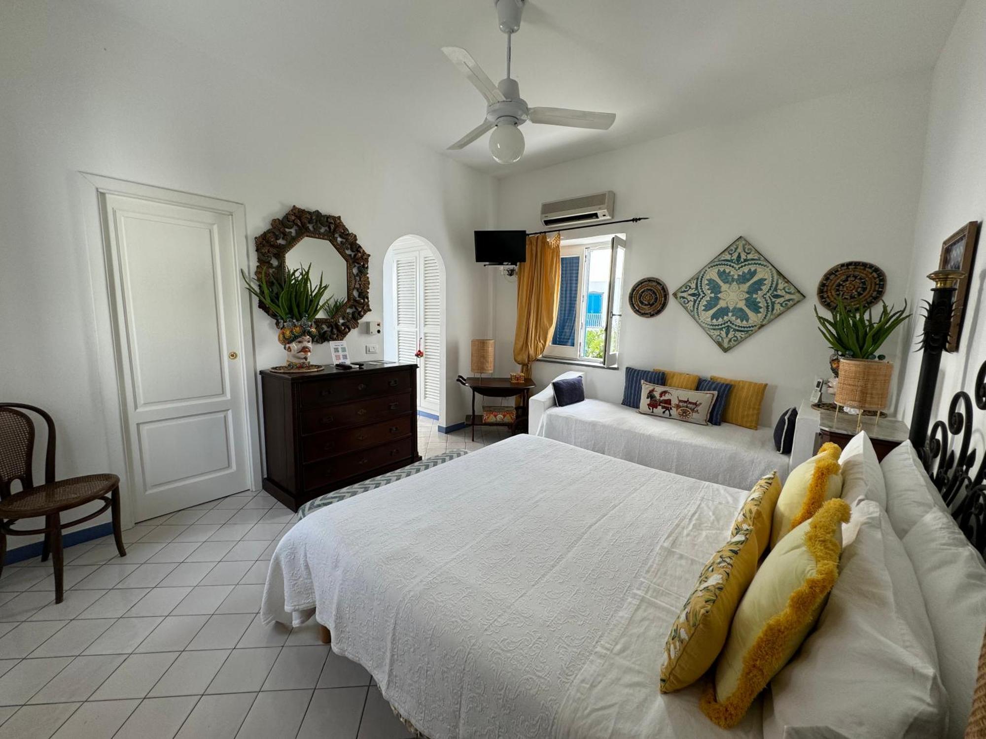 Hotel Lisca Bianca Panarea Zimmer foto